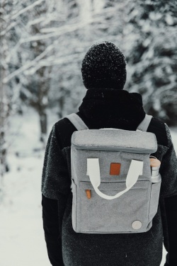 Logotrade Firmengeschenke das Foto: VINGA Sortino Wanderkühlrucksack