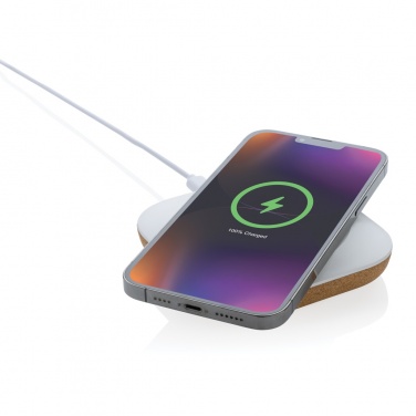 Logotrade Werbeartikel das Foto: Oregon Wireless-Charger aus RCS recyc. Kunststoff & Kork