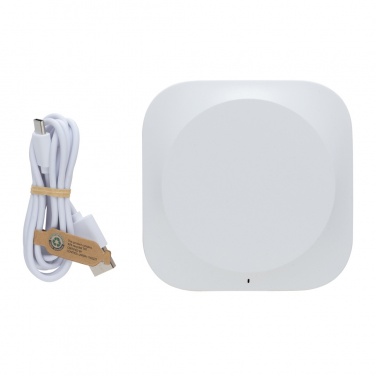 Logotrade Werbeartikel das Foto: Oregon Wireless-Charger aus RCS recyc. Kunststoff & Kork