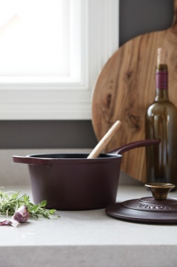 Logotrade promotional gift picture of: VINGA Monte enamelled cast iron pot 1,9L