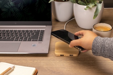 Logo trade advertising products picture of: Bamboo 10W wireless charger with USB