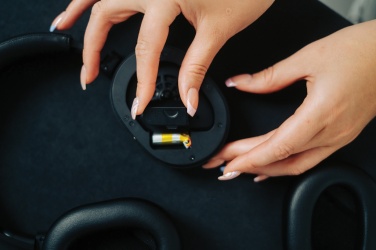 Logotrade reklaamkingitused pilt: Irvine RCS taaskasutatud ja parandatavad ANC juhtmevabad kõrvaklapid