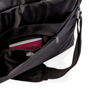 Logotrade firmakingi foto: Swiss Peak RFID-duffle kohvri avaga