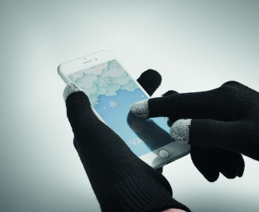 Logotrade ärikingid pilt: Talvekomplekt taaskasutatud materjalist, kindad, müts ja sall