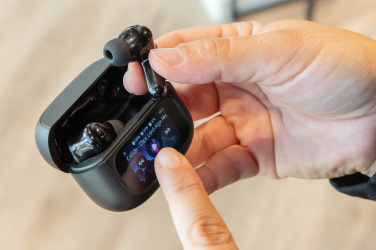 Logotrade ärikingid pilt: Airtune puutetundliku ekraaniga ANC kõrvaklapid