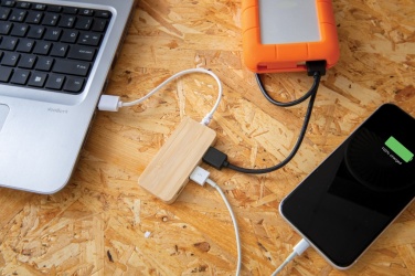 Logo trade mainoslahja ja liikelahja tuotekuva: Bambuinen USB tyypin C hub