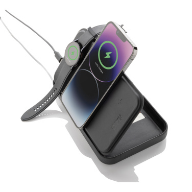 Logo trade liikelahja kuva: Swiss Peak RCS -matkalaukku, jossa on 3 in 1 -laturi