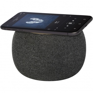 Logotrade biznesa dāvanas foto: Ecofiber bambusa/RPET Bluetooth® skaļrunis un bezvadu uzlādes paliktnis