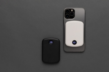 Logotrade logo dāvanas foto: MagBoost RCS pārstrādāta plastmasas 5000 mah magnētiskā jaudas banka