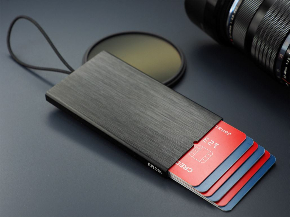 Logotrade biznesa dāvanas foto: RFID kredītkaršu un vizītkaršu ietvars 126615500