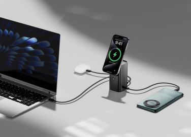 Logotrade ziemassvētku dāvanas foto: Urban Vitamin Sunnyvale 100W 15.000mAh magnētiskā pārnēsājamā baterija