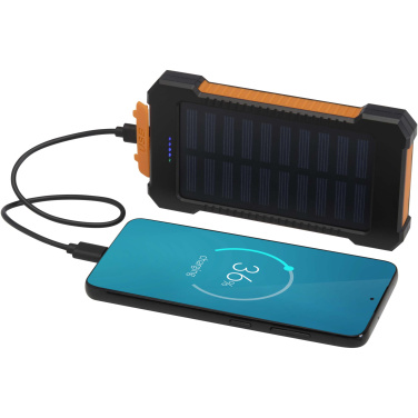 Logotrade Ideja dāvanas foto: Altair 5000 mAh 10 W pārstrādātas plastmasas izturīga saules enerģijas pārnēsājamā baterija ar iebūvētu lukturīti