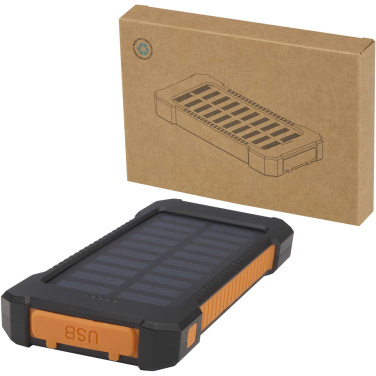 Logotrade ziemassvētku dāvanas foto: Altair 5000 mAh 10 W pārstrādātas plastmasas izturīga saules enerģijas pārnēsājamā baterija ar iebūvētu lukturīti