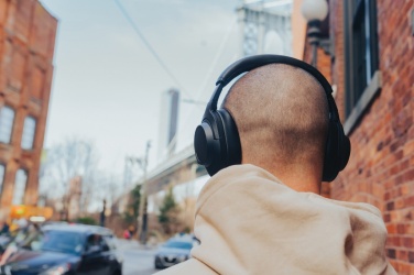 Лого трейд бизнес-подарки фото: Беспроводные наушники Irvine RCS с функцией шумоподавления, переработанные и подлежащие ремонту