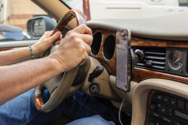 Логотрейд pекламные продукты картинка: Автомобильный держатель PowerCruze RCS rplastic 15W с магнитной зарядкой