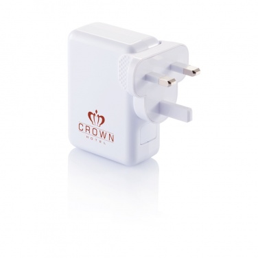 Logotrade profilprodukter bild: Reseadapter med fyra USB-portar