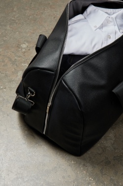 Logotrade profilprodukter bild: VINGA Bermond RCS återvunnet PU weekendbag
