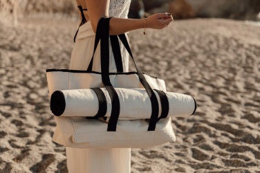 Logotrade profilprodukter bild: VINGA Volonne AWARE™ återvunnen canvas strandväska