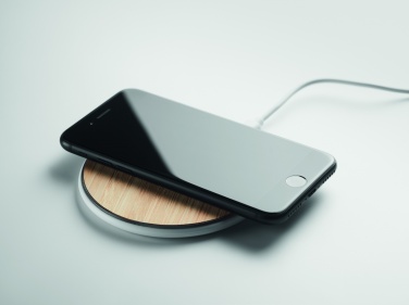 Logotrade reklamprodukter bild: Trådlös laddare 10W i bambu