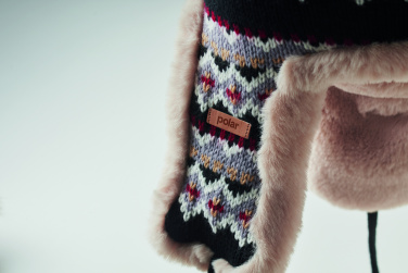 Logotrade kampanjprodukter bild: Stickad mössa med öronlapp