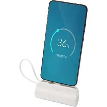 Logotrade presentreklam bild: Alnair 5 000 mAh 10 W Type-C powerbank av återvunnen plast med inbyggt flipstativ och 2-i-1-kabel